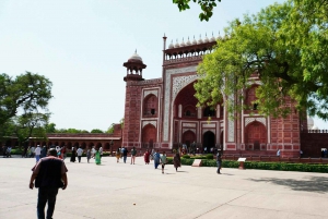 Agra: Privé Sightseeing Tour van een hele dag met gids per auto