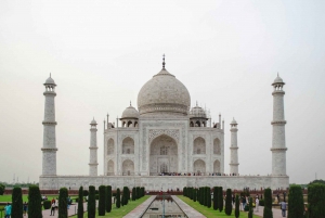 Agra: Privat sightseeing dagsutflykt med guide i bil