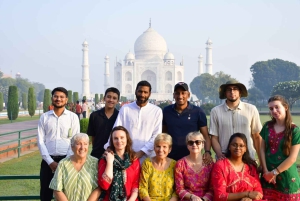 Agra: rondleiding door de Taj Mahal en het mausoleum met voorrang