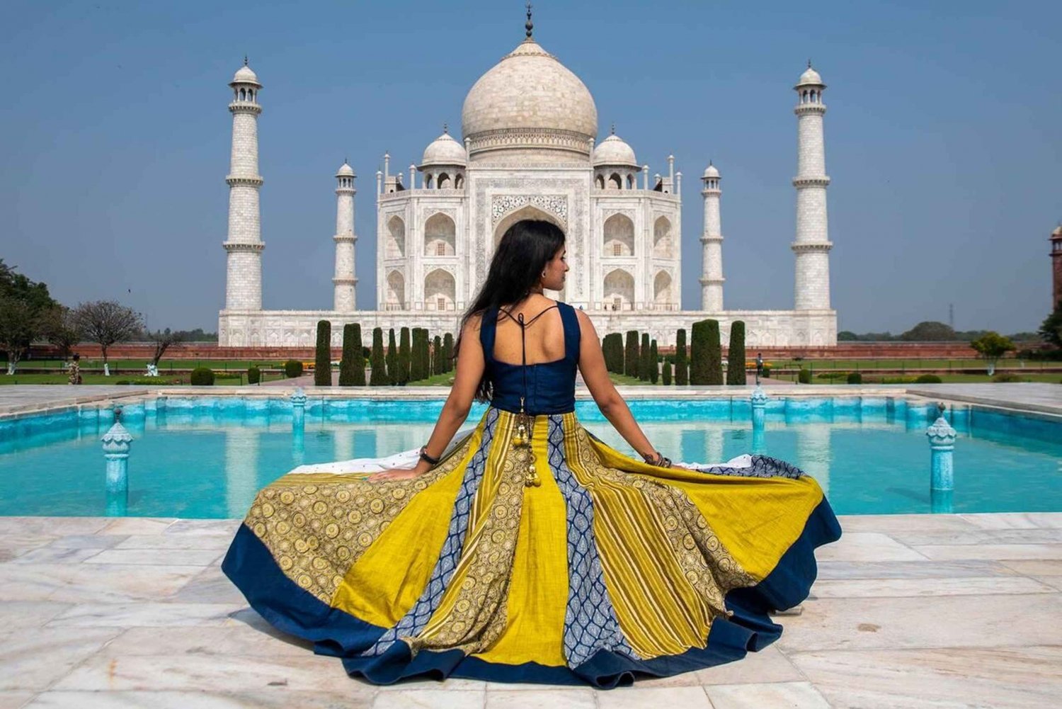 Agra: Taj Mahal Walking Tour with Princess Diana Bench