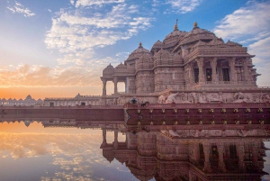 New Delhi: Akshardham-tempelet med musikalsk lys og fontene