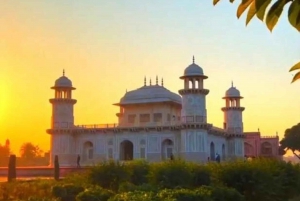 All-Inclusive Taj Mahal ja Agra Yksityinen kiertoajelu kuljetuksineen