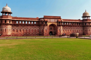 Bestille privat Taj Mahal-tur med tog fra Delhi