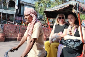 Delhi : Customized Shopping Tour with Female Consultant