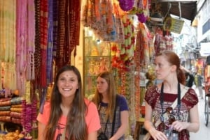 Индивидуальный шоппинг-тур по Дели на день с женщиной-консультантом