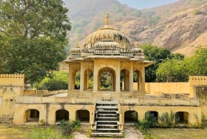 Dagsutflykt till Jaipur från Delhi via motorväg