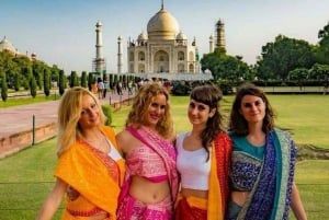 デリー：高級車で行くデリー＆タージマハル2日間プライベートツアー