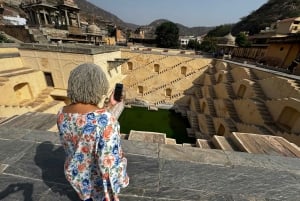 Delhi/Agra/Jaipur Transfer via Fatehpur Sikri and Stepwell