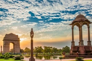 Delhi flygplats: Privat guidad stadsrundtur i Delhi med bil