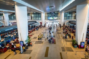 デリー空港から空港へ：ガイド付き乗り継ぎデリー市内ツアー