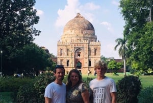 Delhi: Akshardhamin valo- ja vesiesitys – yksityinen kierros vaihtoehdoilla