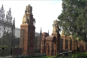 Delhi: Akshardham Temple, India Gate & Safdarjung Night Tour