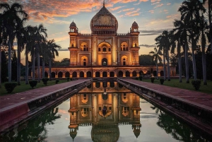 デリー：アクシャールダーム寺院、インド門＆サフダルジャングナイトツアー