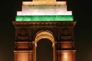 デリー：アクシャールダーム寺院、インド門＆サフダルジャングナイトツアー