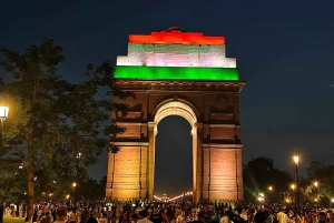 デリー：アクシャールダーム寺院、インド門＆サフダルジャングナイトツアー