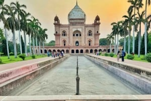 デリー：アクシャールダーム寺院、インド門＆サフダルジャングナイトツアー