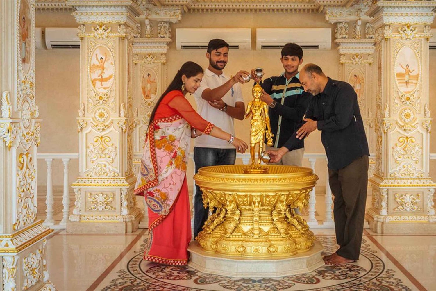 Delhi: visita al templo Akshardham con espectáculo de luz y agua
