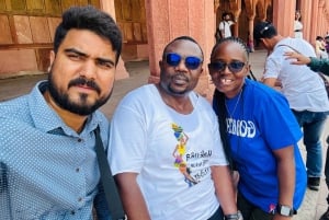 Delhi: Wycieczka samochodowa do świątyni Akshardham z pokazem wodno-świetlnym