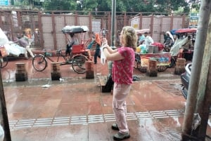 Delhi: Tour di un giorno sull'autentico percorso degli acquirenti con pranzo