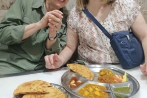 Delhi: Tour di un giorno sull'autentico percorso degli acquirenti con pranzo