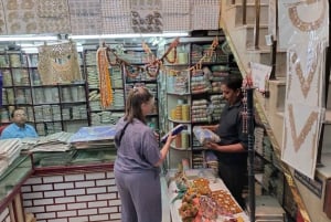 Delhi: Tour di un giorno sull'autentico percorso degli acquirenti con pranzo