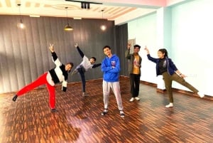 Delhi: Bollywood Dance Classes Tour