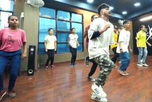 Delhi: Bollywood Dance Classes Tour