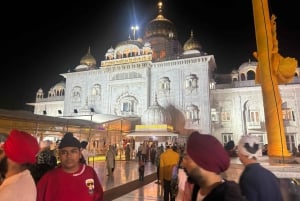 Deli à noite: passeio privado de 3 horas em carro de luxo