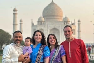 女性ガイドと行くデリー市内ショッピングツアー（車で移動）