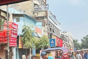 Tour privado de día completo por la antigua y la nueva Delhi en coche