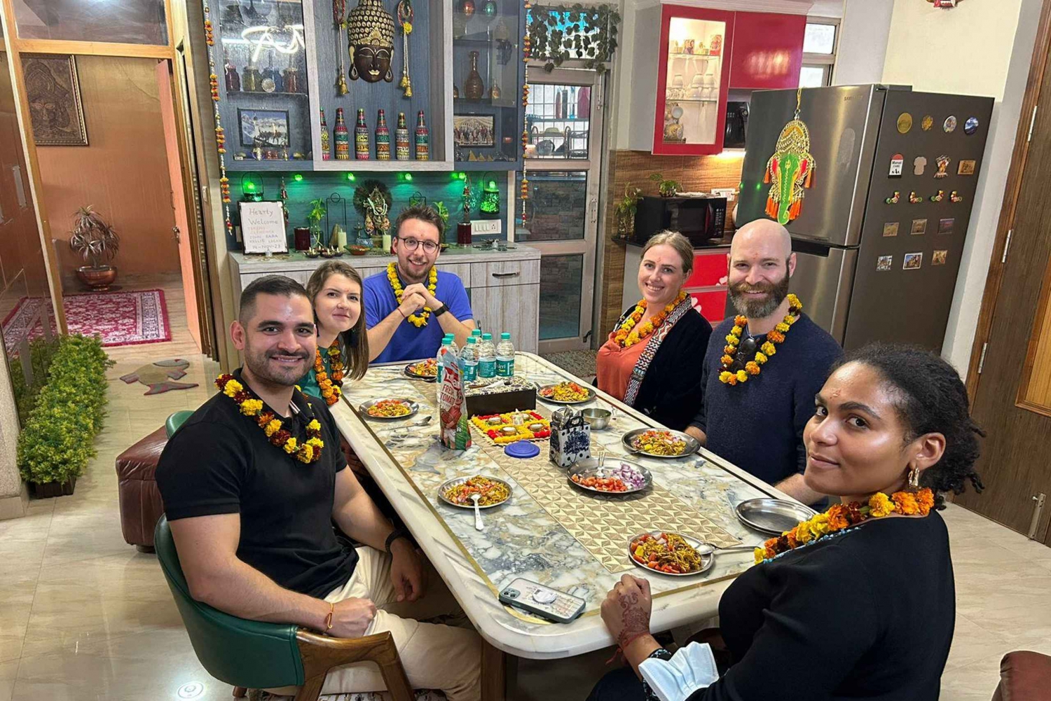 Delhi Cook, Talk, Dine & more with local Family