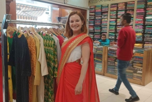 Delhi: Skræddersyet shoppingtur med kvindelig konsulent