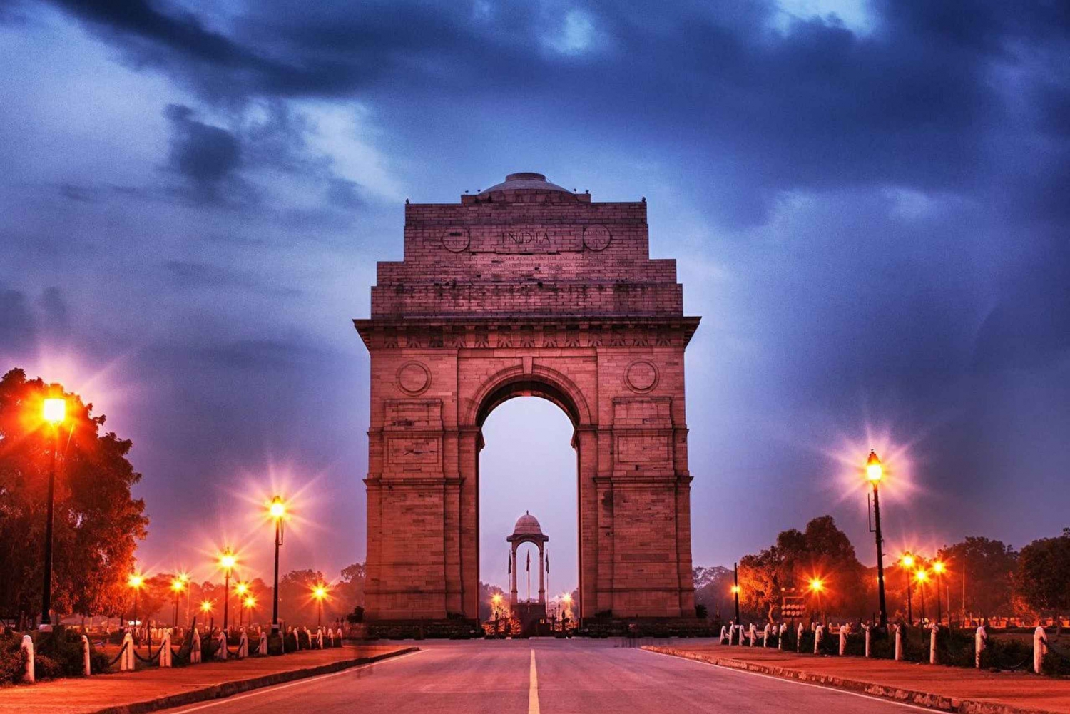 Nuova Delhi: Tour serale e notturno di Delhi in auto - 4 ore