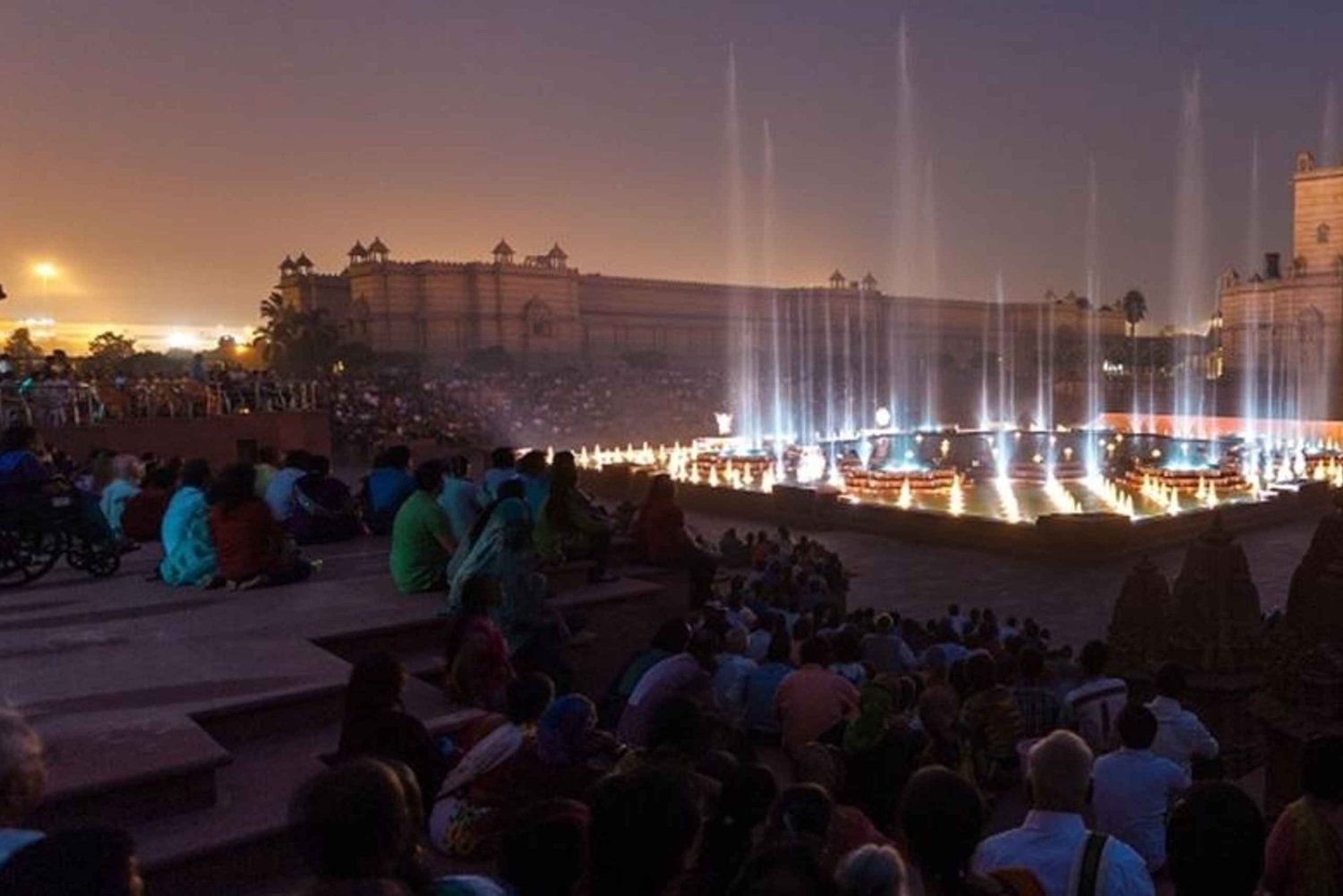 Delhi: Kveld på Akshardham med lysshow og lokal middag