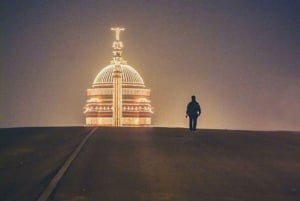 Delhi: Mukautettava ilta/yökierros autolla ja oppaalla