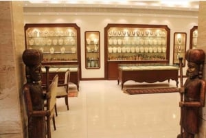 Delhi Exclusive Guided Shopping Tour in AC car and transfers