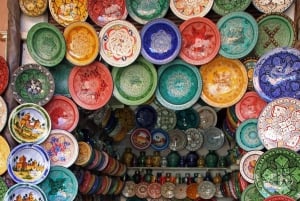 Delhi Exclusive Guided Shopping Tour in AC car and transfers