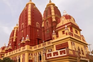 Delhin koko päivän opastettu temppeli- ja hengellisten maamerkkien kierros