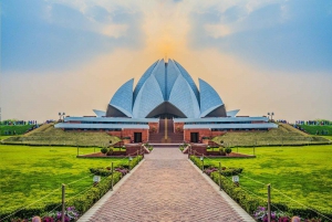 Delhi : visite d'une jounée touristique en voiture avec guide gouvernemental