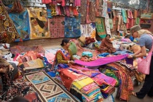 Delhi: Guided Shopping Tour Experience w/ Female Expert