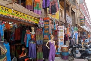 Delhi: Guided Shopping Tour Experience w/ Female Expert