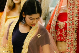 デリー：女性エキスパートと一緒にガイド付きショッピングツアー体験をお楽しみください