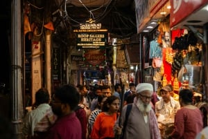 デリー：女性エキスパートと一緒にガイド付きショッピングツアー体験をお楽しみください