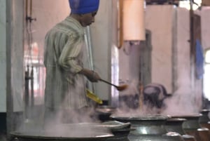 Delhi: Gurudwara Bangla Sahib - Faith, Culture and Peace