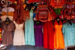 Delhi: Half Day Private Shopping Tour with Guide By Car