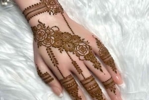 Delhi: Henna Art Workshop with Local Artist