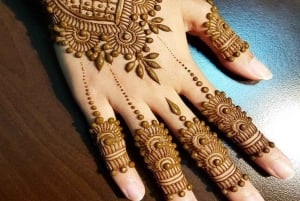 Delhi: Henna Art Workshop with Local Artist