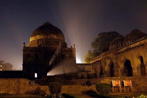 Delhi: Heritage Night Walking Tour med matprøvesmaking
