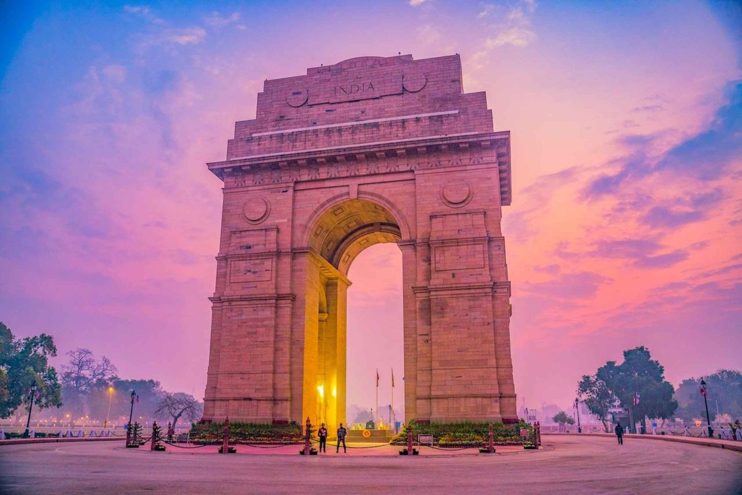 Delhi: India Gate & National War Memorial Walking Tour