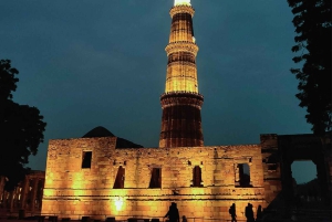 Tour serale di Delhi: India Gate, Qutub MInar e Akshardham